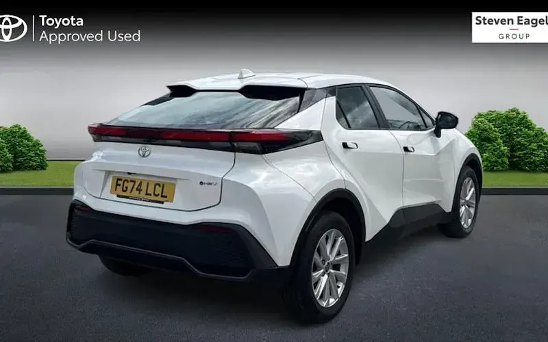 Usado Toyota C-HR 140 HP (102 kW) 2026 SUV