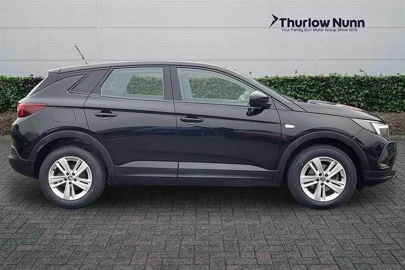 Used Vauxhall Grandland X Design Edition 130 HP (95 kW) 2023 Carbon black SUV