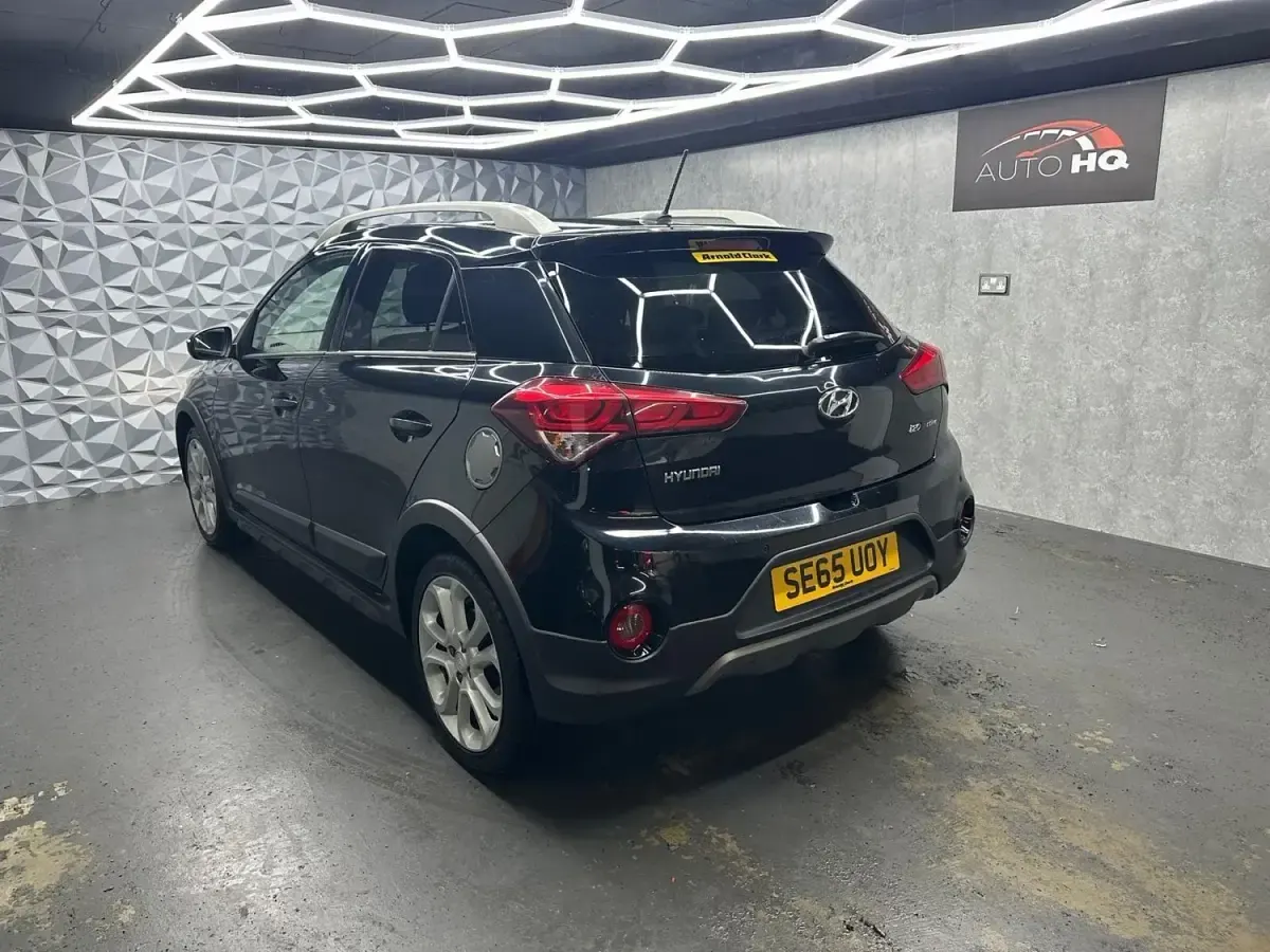Używany Hyundai i20 Active 2016 Czarny Hatchback