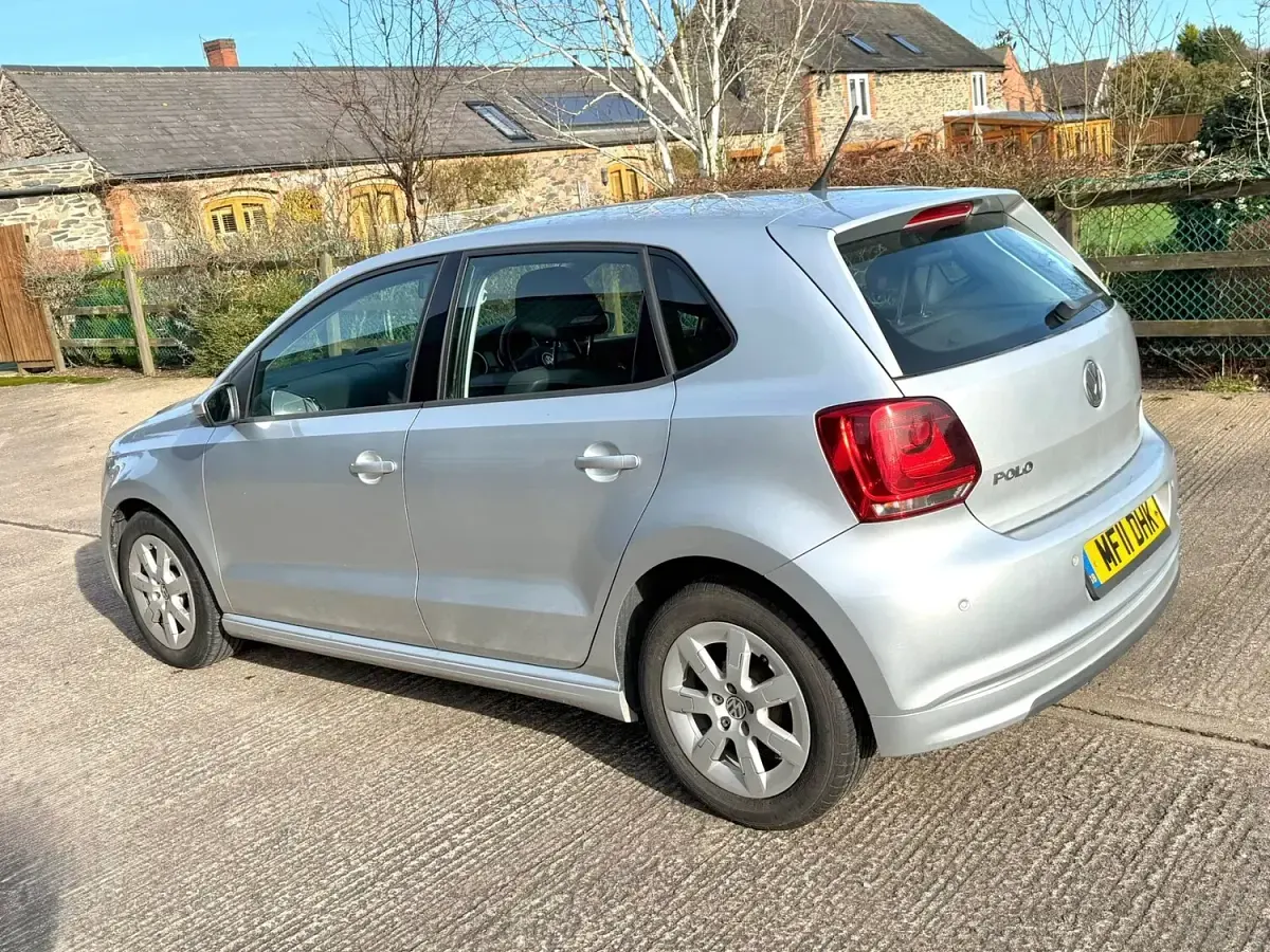 Used VW Polo 75 HP (55 kW) 2011 Silver Hatchback