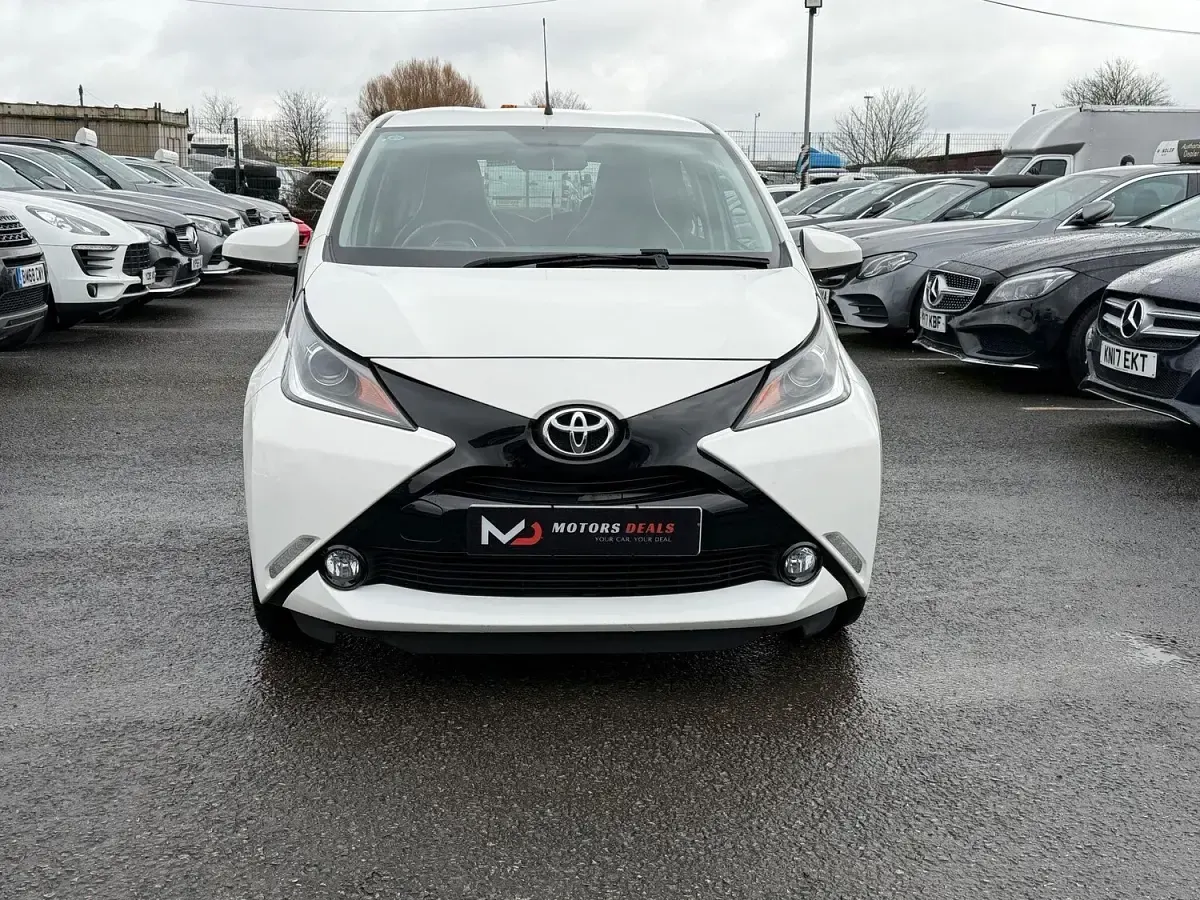 Używany Toyota Aygo x-press 2015 Biały Hatchback