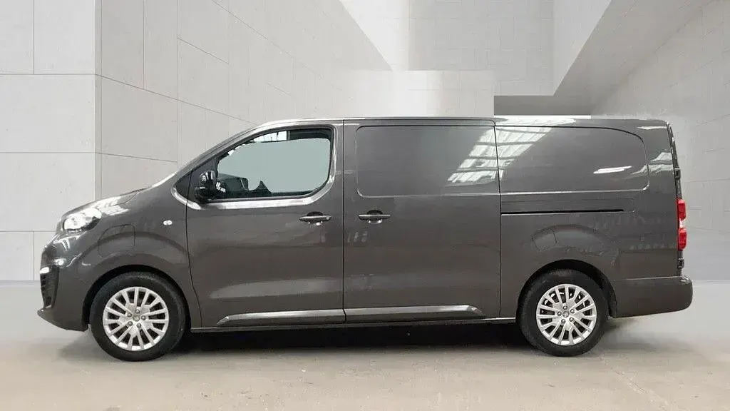 Używany Peugeot e-Expert Premium 100 kW (136 KM) 2023 Szary Van