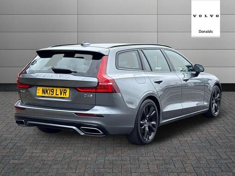 Used Volvo V60 R-Design 188 HP (138 kW) 2019 Grey Estate