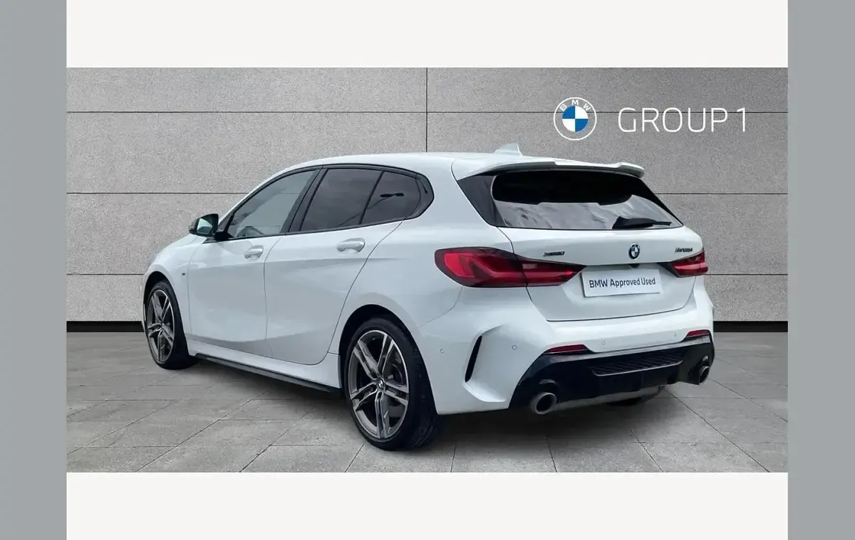 Używany BMW M135 Comfort Edition 306 KM (225 kW) 2021 Biały Hatchback