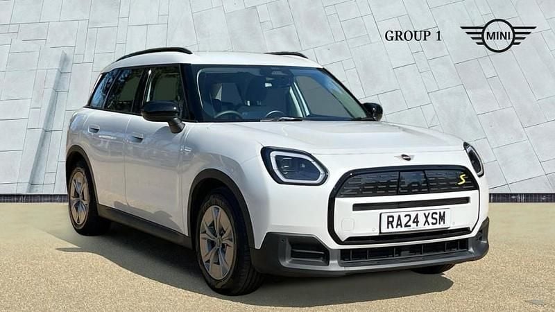 White Used 2024 Mini Countryman Classic SUV | £30,495 (Super price) - Image 1/4