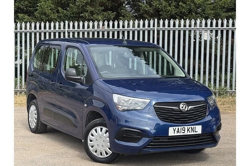Blue Used 2019 Vauxhall Combo Design Edition MPV | £9,875 (Good price) - Image 1/4
