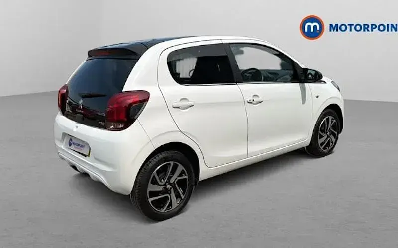 Used Peugeot 108 Allure 72 HP (52 kW) 2021 White Hatchback