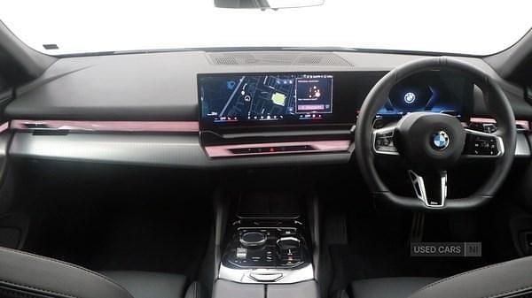 Used BMW 520 M Sport 205 HP (150 kW) 2025 Blue Estate