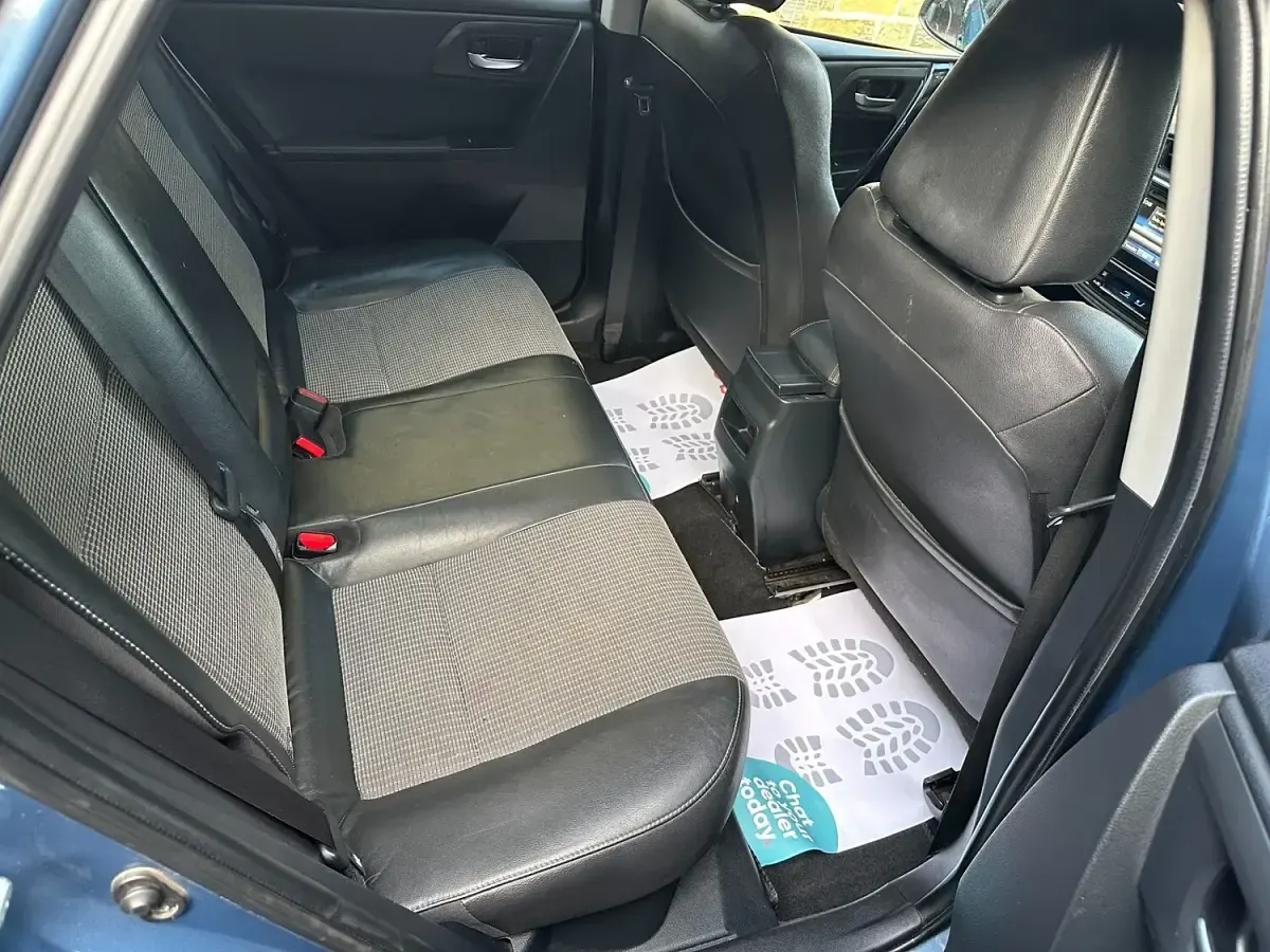 Used Toyota Auris Hybrid 2016 Blue Estate