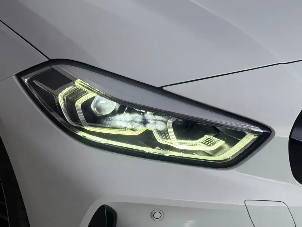 Used BMW 118 M Sport 136 HP (100 kW) 2021 White Hatchback