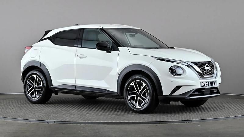 White Used 2024 Nissan Juke N-Connecta SUV | £14,998 (Fair price) - Image 1/4
