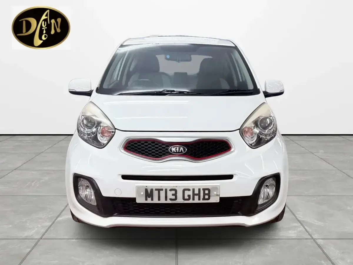Used Kia Picanto 85 HP (62 kW) 2013 White Hatchback