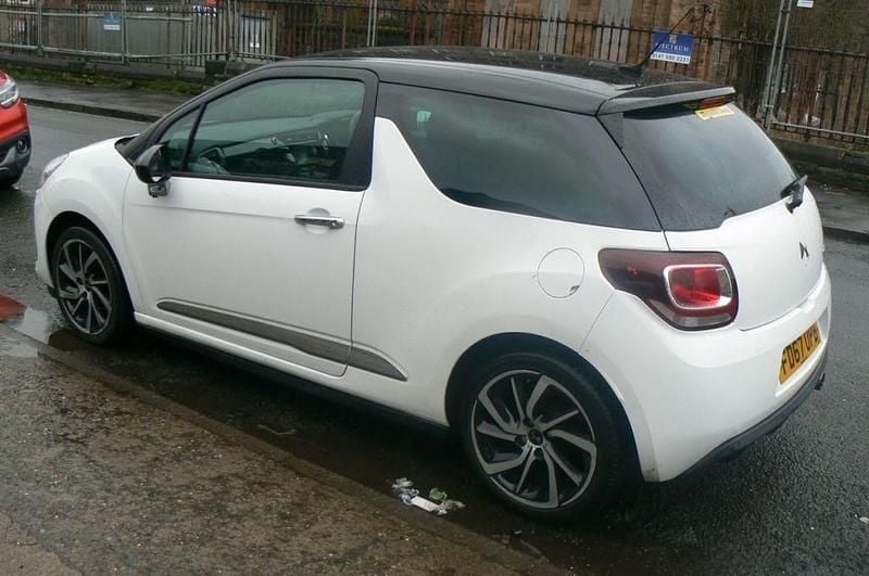 Used DS Automobiles DS3 Connected Chic 82 HP (60 kW) 2018 White Hatchback
