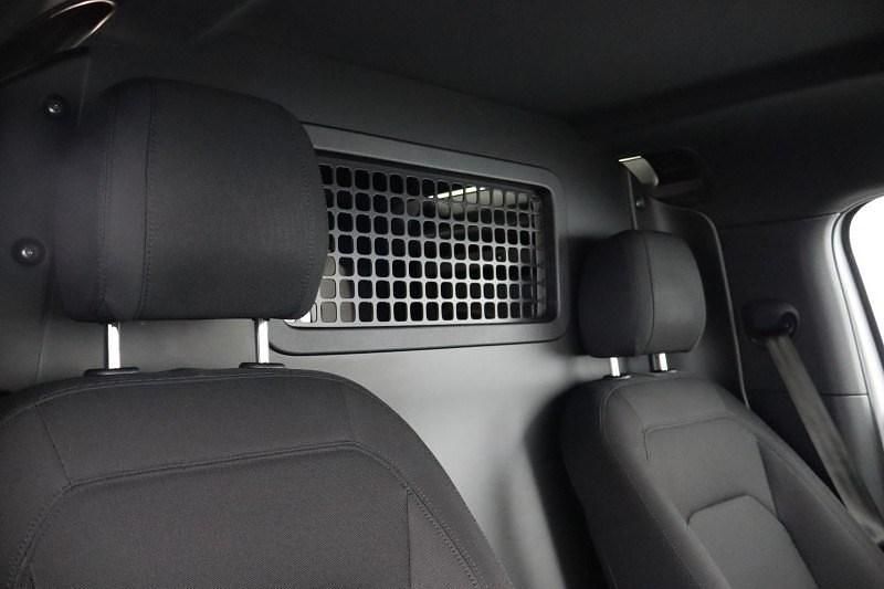 Used Land Rover Defender 247 HP (181 kW) 2024 White SUV