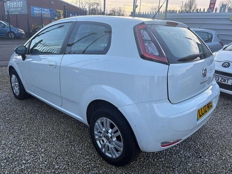 Used Fiat Punto Easy 77 HP (56 kW) 2012 White Hatchback