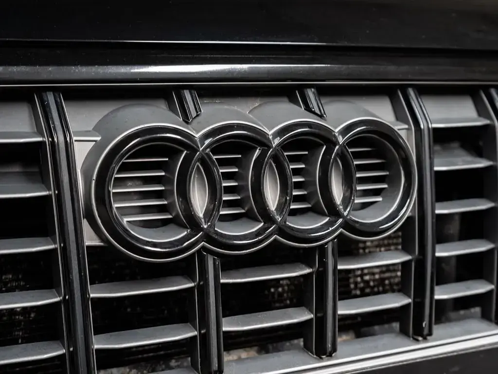 Used Audi SQ2 Design 300 HP (220 kW) 2019 Black SUV