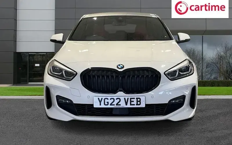 Used BMW 118 M Sport 150 HP (110 kW) 2022 White Hatchback