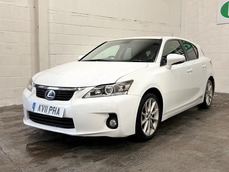 Used Lexus CT200h 2011 White Hatchback