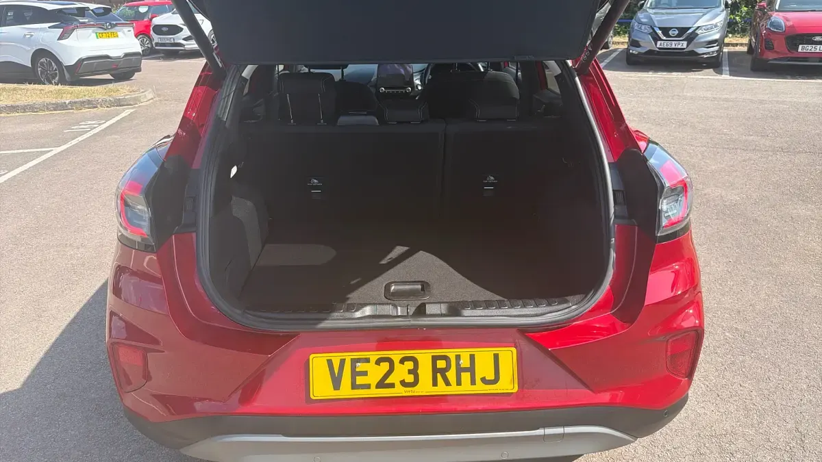 Used Ford Puma Titanium 125 HP (91 kW) 2023 Fantastic red (exclusive colour) SUV