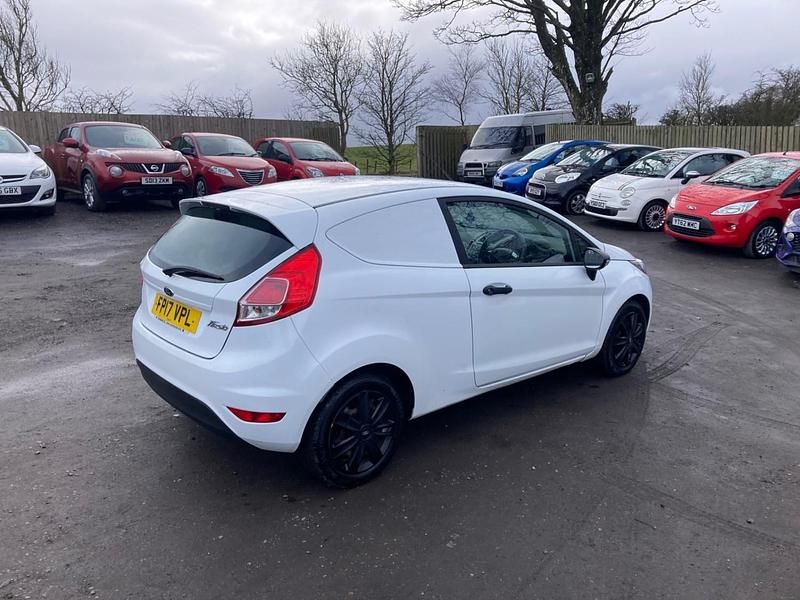 Used Ford Fiesta 2017 White Van