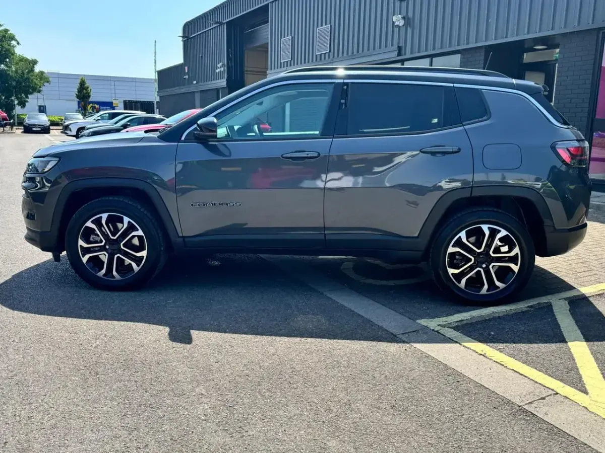 Used Jeep Compass Limited 237 HP (174 kW) 2024 Grey SUV