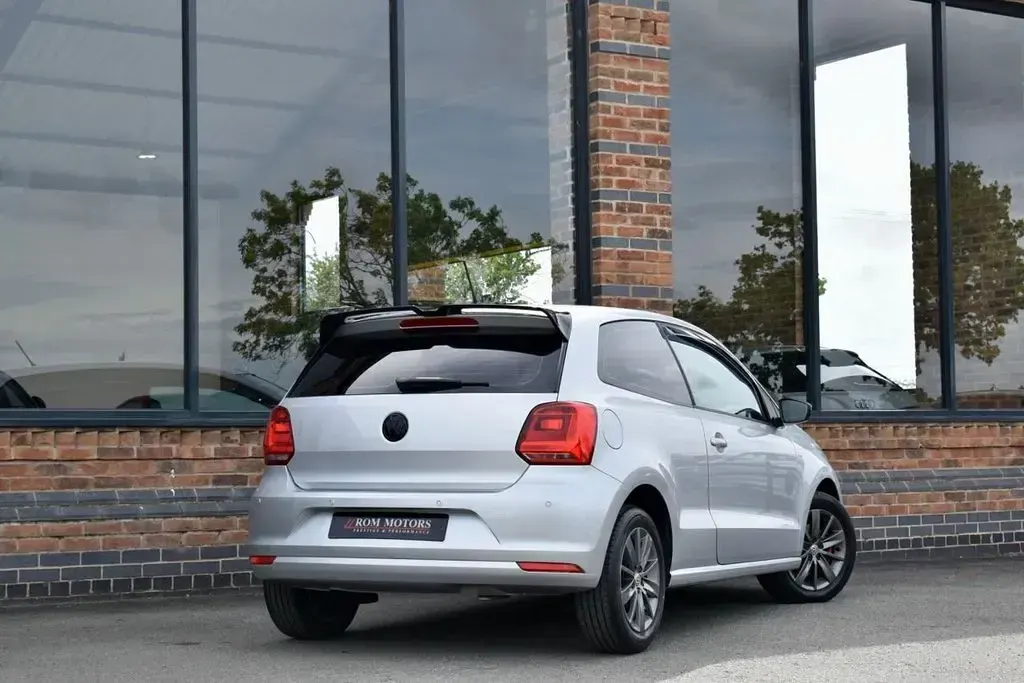 Used VW Polo SE 75 HP (55 kW) 2014 Silver Hatchback