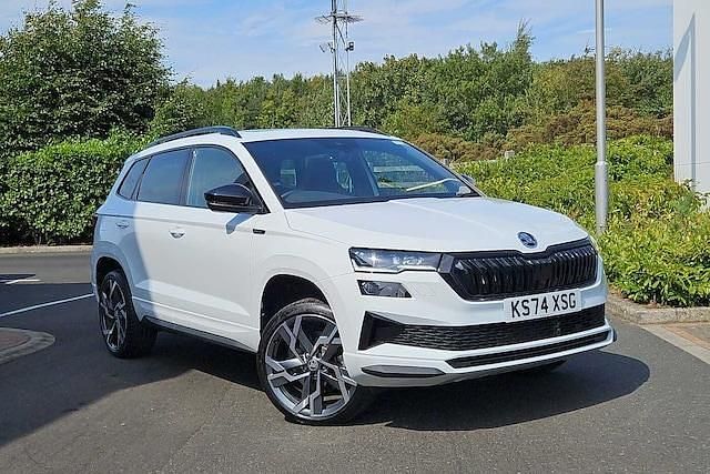 Moon white metallic Used 2024 Skoda Karoq SportLine SUV | £27,995 (Fair price) - Image 1/4