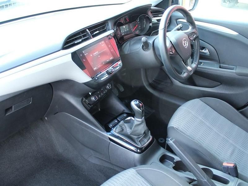 Used Vauxhall Corsa 75 HP (55 kW) 2020 White Hatchback