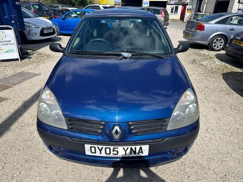 Used Renault Clio II Expression 2005 Blue Hatchback