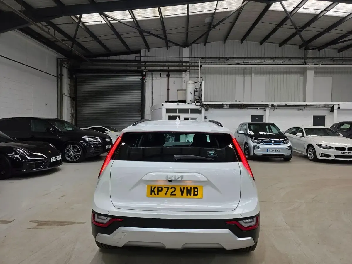 Used Kia Niro 139 HP (102 kW) 2022 White SUV