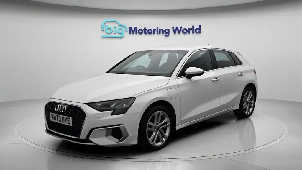 Used Audi A3 Sportback Sport 204 HP (150 kW) 2024 White Hatchback