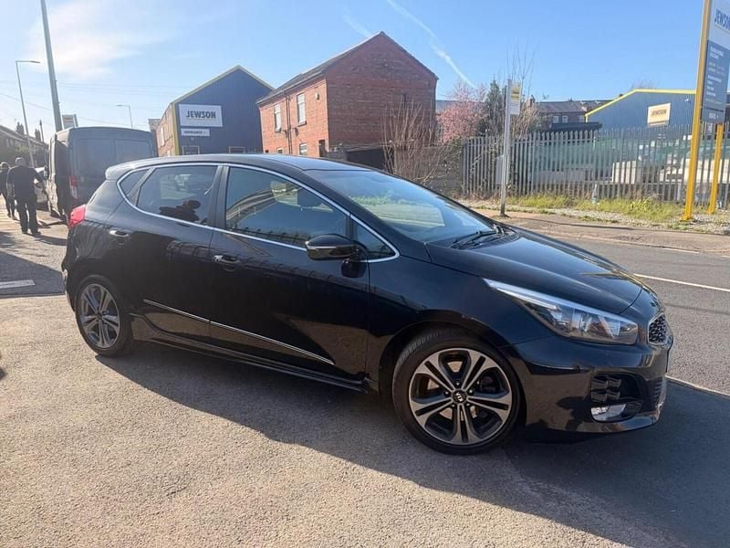 Käytetty Kia Ceed GT-Line 2016 Musta Viistoperä