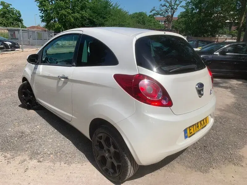 Used Ford Ka Metall 69 HP (50 kW) 2014 White Hatchback