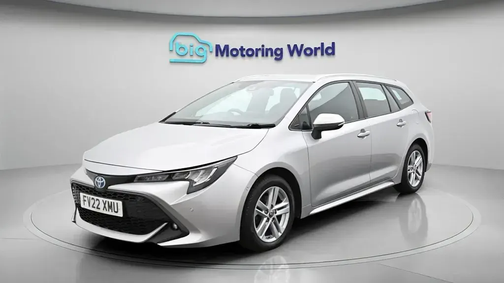 Begagnad Toyota Corolla 122 HK (89 kW) 2022 Silver Kombi