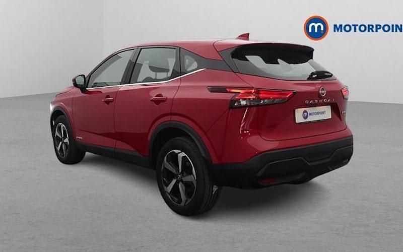 Used Nissan Qashqai Acenta Premium 190 HP (139 kW) 2023 Red SUV