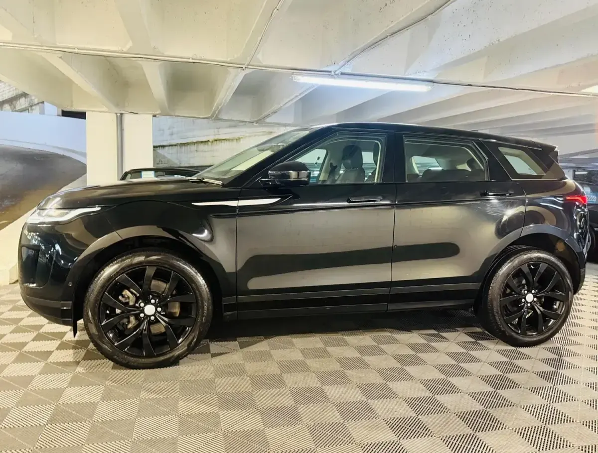 Used Land Rover Range Rover evoque SE 2019 Black SUV