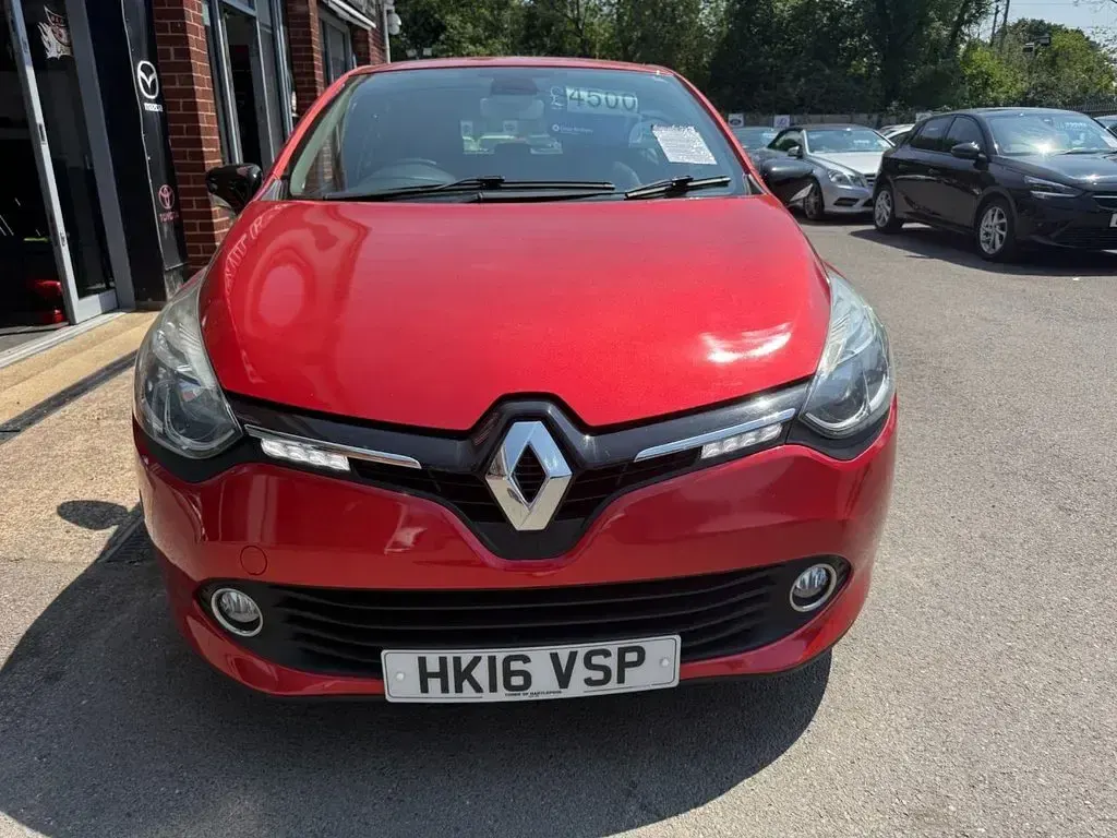 Used Renault Clio Dynamique 90 HP (66 kW) 2016 Red Hatchback