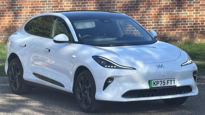 Used MG IM6 553 kW (752 HP) 2025 White SUV