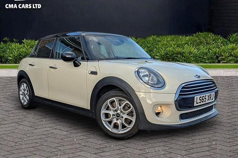 Used Mini Cooper D Hatch 2015 White Hatchback