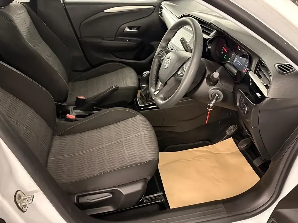 Używany Vauxhall Corsa Design Edition 2023 Biały Hatchback