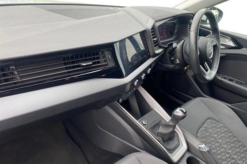 Used Audi A1 Sport 95 HP (69 kW) 2023 Glacier white SUV