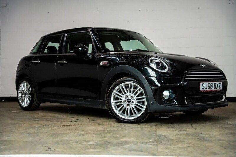 Black Used 2018 Mini Cooper Exclusive Hatchback | £6,340 (Expensive) - Image 1/4