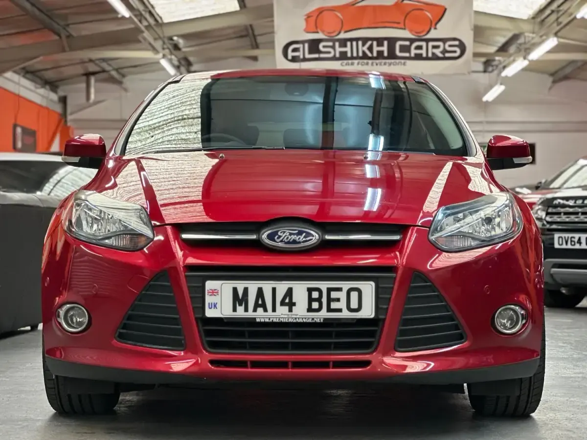 Used Ford Focus Zetec 115 HP (84 kW) 2014 Red Hatchback