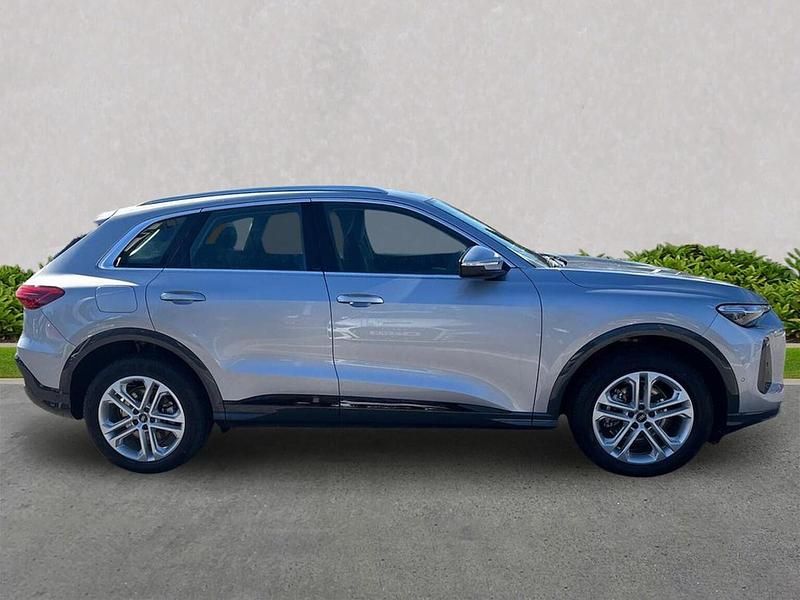 Used Audi Q5 Sport 268 HP (197 kW) 2025 Silver SUV