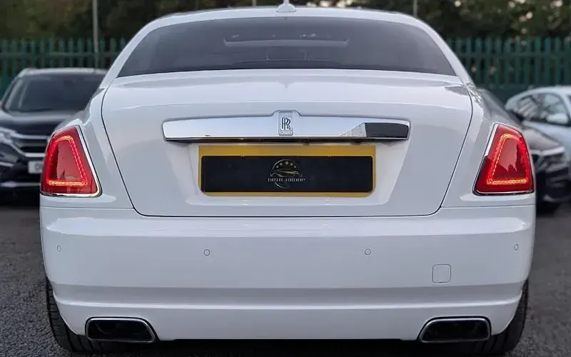 Used Rolls Royce Ghost 571 HP (419 kW) 2012 White Sedan