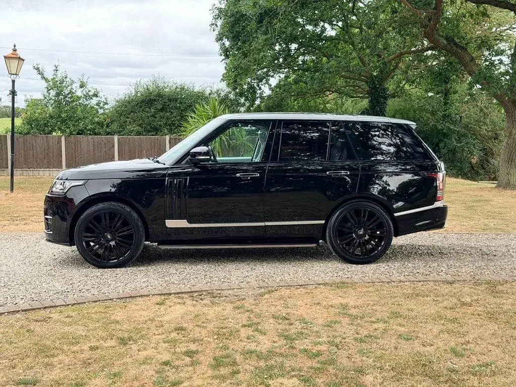 Used Land Rover Range Rover Vogue SE 306 HP (225 kW) 2016 Black SUV