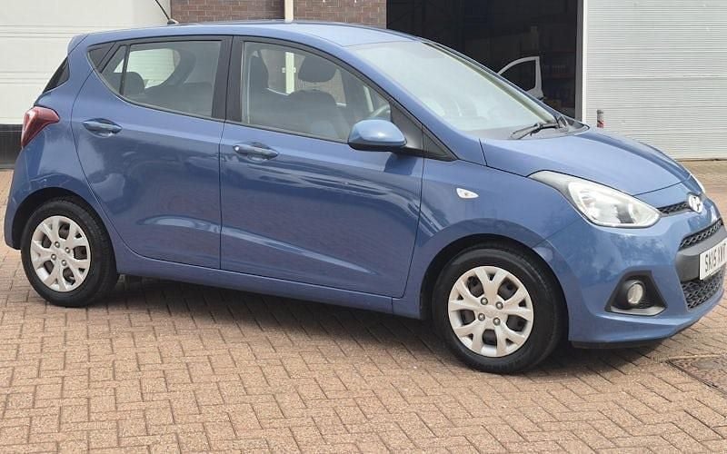 Used Hyundai i10 SE 66 HP (48 kW) 2015 Blue Hatchback