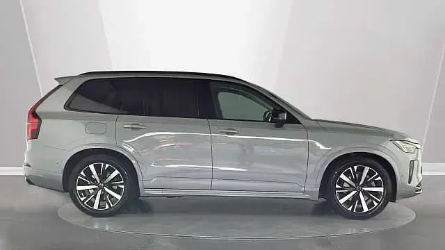 Begagnad Volvo XC90 Plus 247 HK (181 kW) 2026 SUV