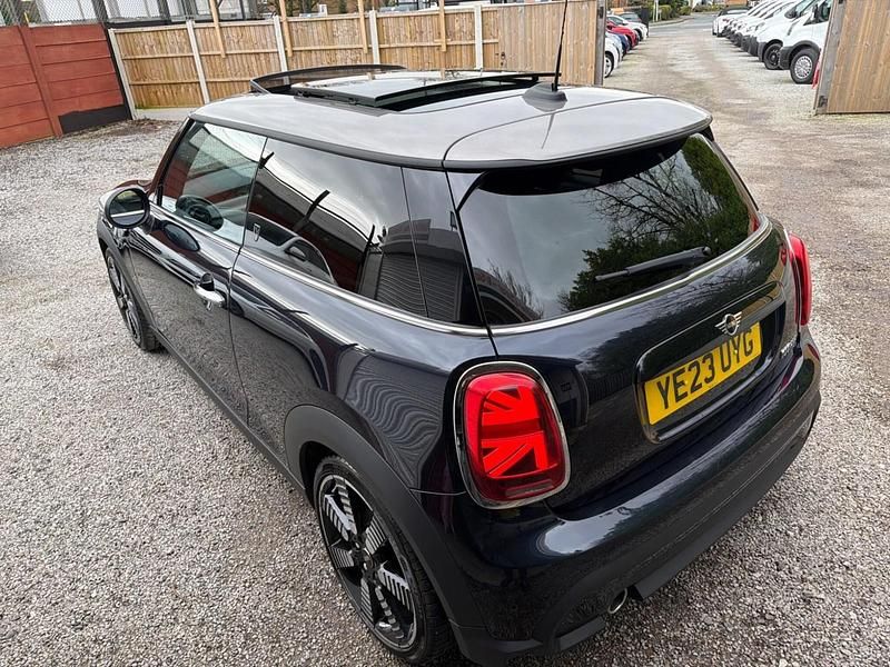 Używany Mini Cooper Exclusive 2023 Niebieski Hatchback