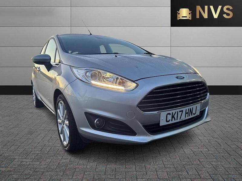 Used Ford Fiesta Titanium 101 HP (74 kW) 2017 Silver Hatchback